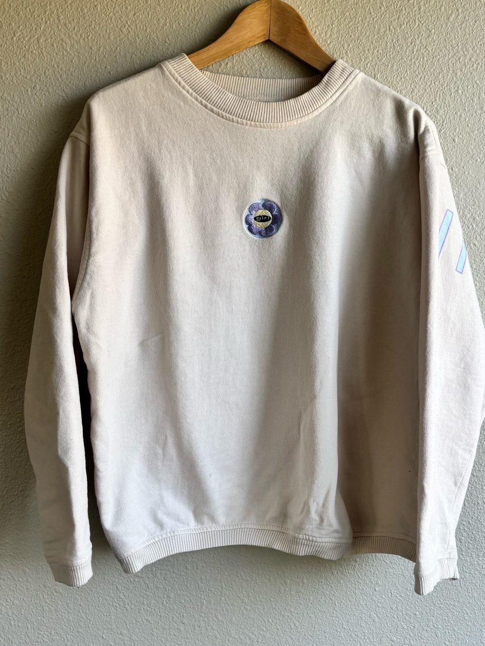 Cream Crewneck Sweatshirt ‘Girl’ 🌸